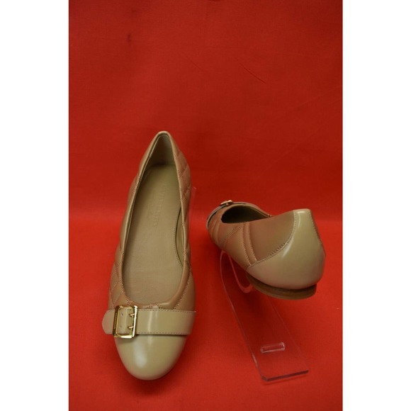 BURBERRY AVONWICK BEIGE NUDE QUILTED LEATHER GOLD LOGO BUCKLE FLATS 38.5 8.5 - Picture 5 of 12